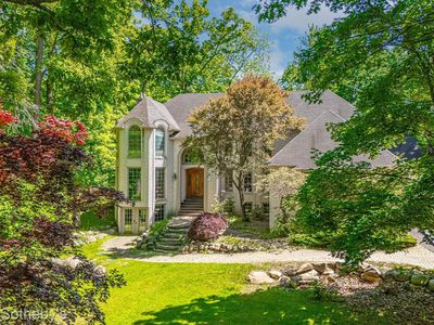 Property at 2855 Cranbrook Ridge Ct, Rochester, MI
