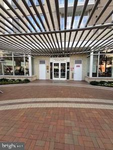 930 Wayne Ave APT 605