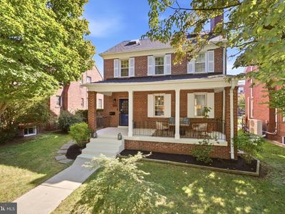 1346 Somerset Pl NW