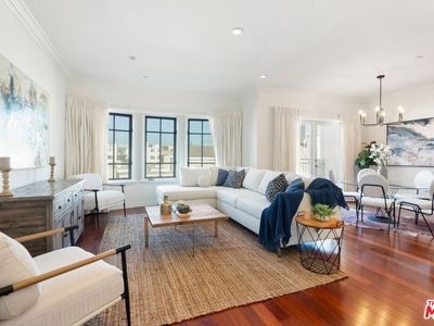 1000 Granville Ave APT 403