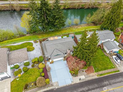 1808 Riverview Drive NE