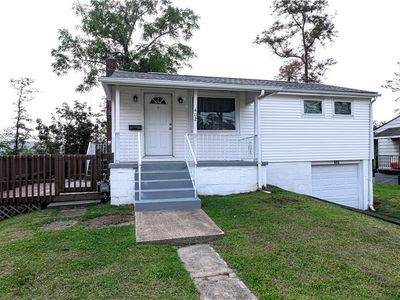 402 Oakhurst Ave