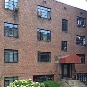 69-69A Strathmore Rd