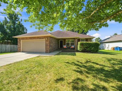 1004 Glen Oaks Drive