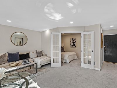 455 Crescent St APT 212