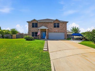 214 Hawthorne Ct