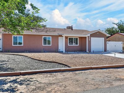 102 2nd St SE