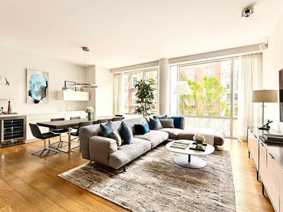 311 W Broadway APT 4E