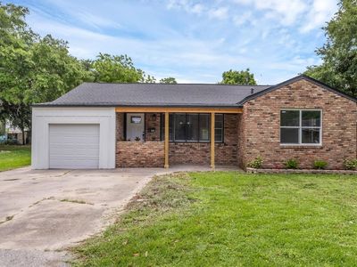 6220 East Dr