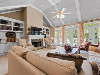 87 Pine Knoll Dr
