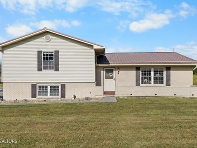 121 E Village Cir