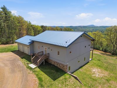 410 Majestic View Ln NW