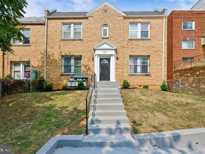 1904 3rd St NE