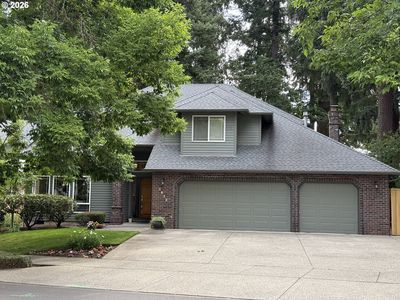 2832 NE Lorie Dr