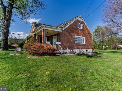 206 E Main St