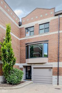 2730 N Greenview Ave APT M
