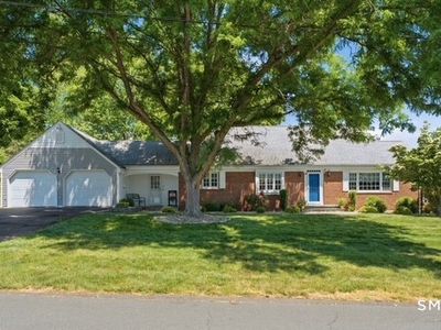 9 Pond Side Drive