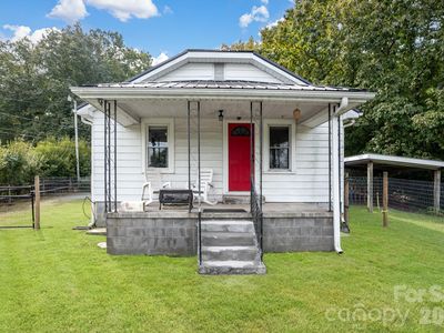 585 Eastview Rd