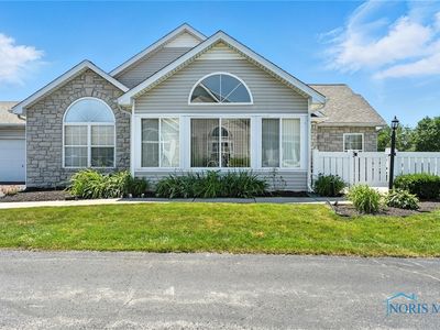 6108 Quarrys Edge Ln