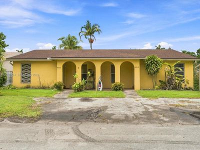 Property at 4815 SW 65th Way, Fort Lauderdale, FL