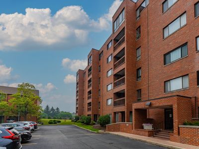 600 Naples Ct APT 110