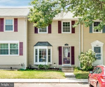 254 Chalet Cir W