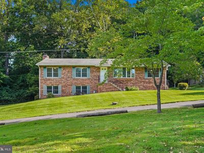933 Palmer Rd