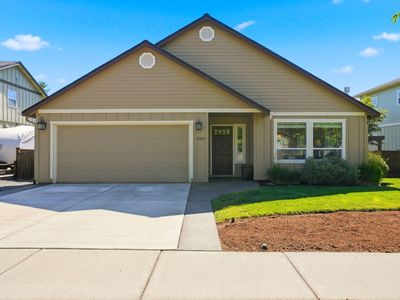 2967 NW Chardonnay Ln