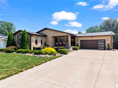 16 Melody Dr