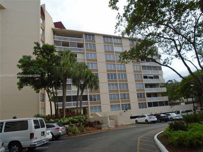 6921 Environ Blvd APT 4P