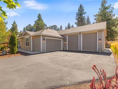 6920 Redstart Rd