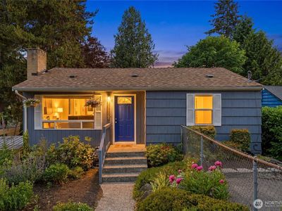 15839 15th Avenue NE