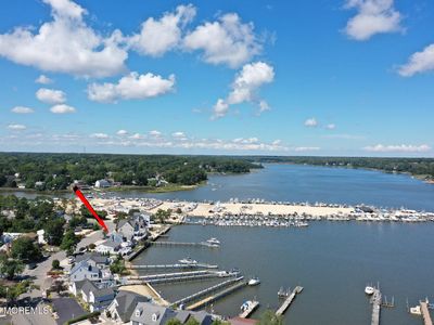 203 Riverside Drive N