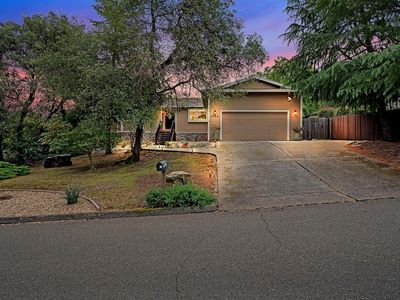 2744 Sandhurst Dr