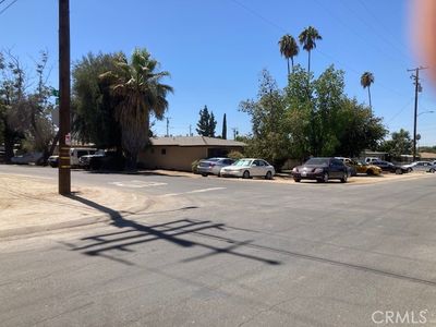 1152 Villa St