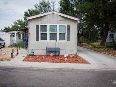 524 N Meadowland Cir
