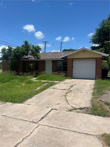 1649 Pinewood Dr