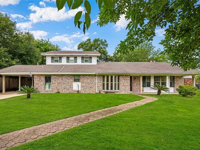 102 Crestway Dr