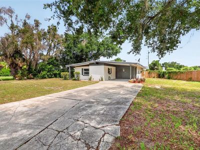 1303 Stately Oaks Dr NW