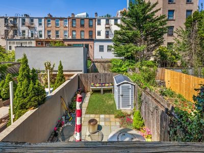 132 Sussex St