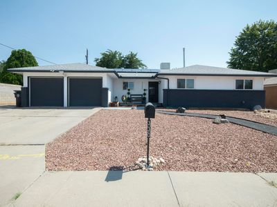 3305 Reina Ct NE