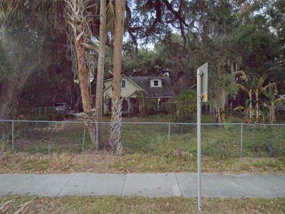 1904 E University Ave