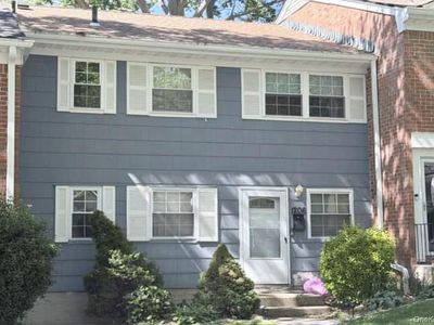 1206 Towne House Village