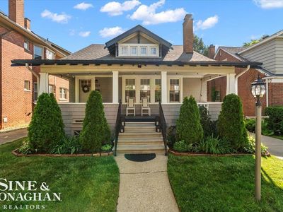 Property at 1124 Beaconsfield Ave, Grosse Pointe Park, MI