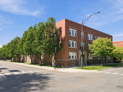 4858 S Indiana Ave APT 204
