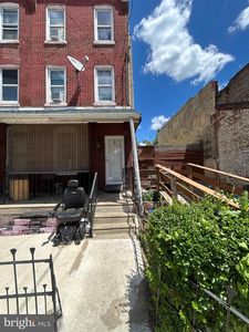 845 N Holly St