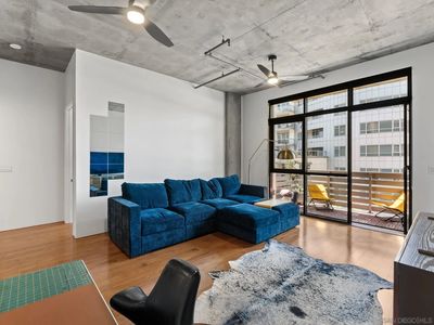 527 10th Ave Unit 402