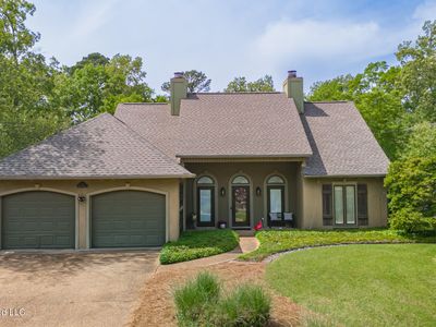 75 Moss Woods Dr