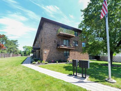 729 10th St APT 2F