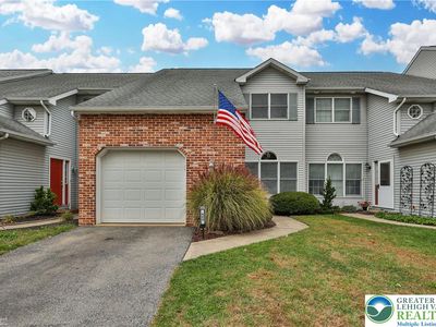 Property at 422 Tamarack Dr, Allentown, PA